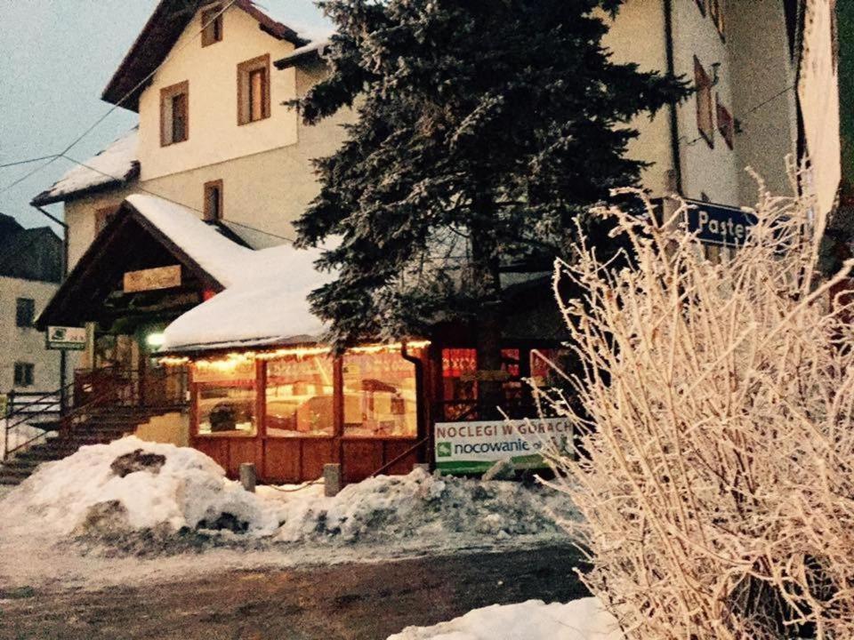 Gosciniec Halka Hostel Zwardoń Exterior foto